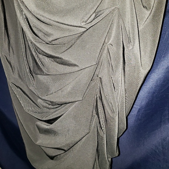 Women's Dress - Picture 4 of 7